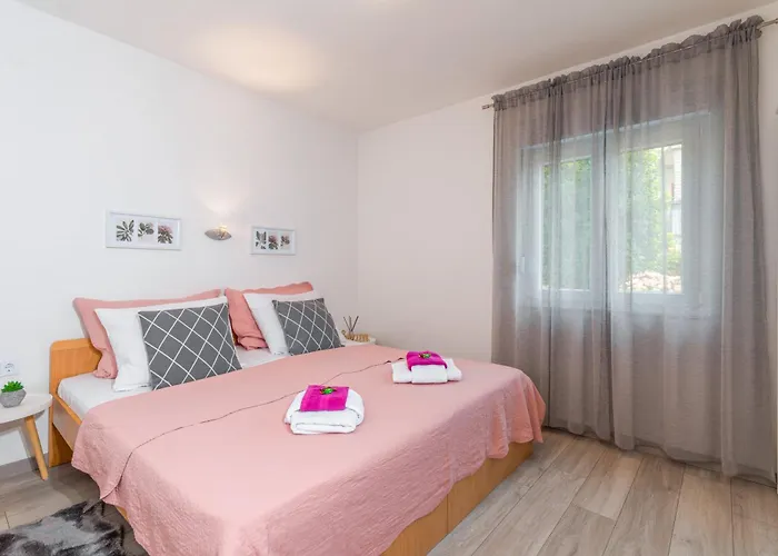 Apartman Lora