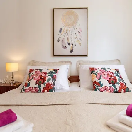 Lora Apartment