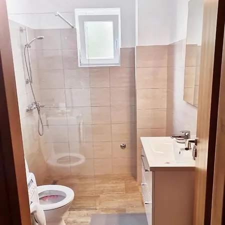 Apartment Lora *