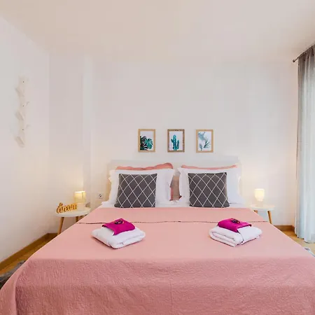 Lora * 크리크베니카