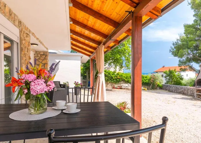 Lora 茨里克韦尼察